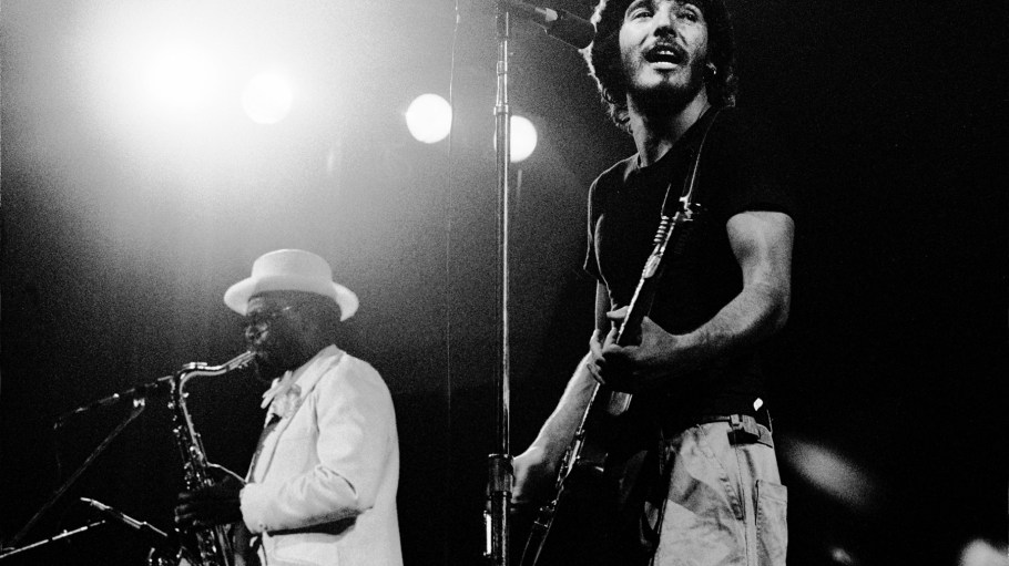 Bruce Springsteen en concierto en 1975.